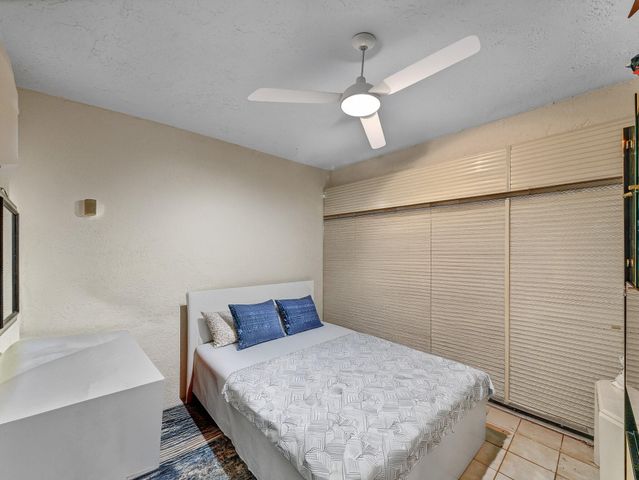 8592 Sunbird Place, Boca Raton, FL 33496