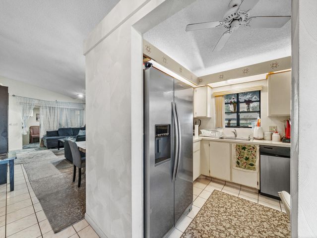 8592 Sunbird Place, Boca Raton, FL 33496