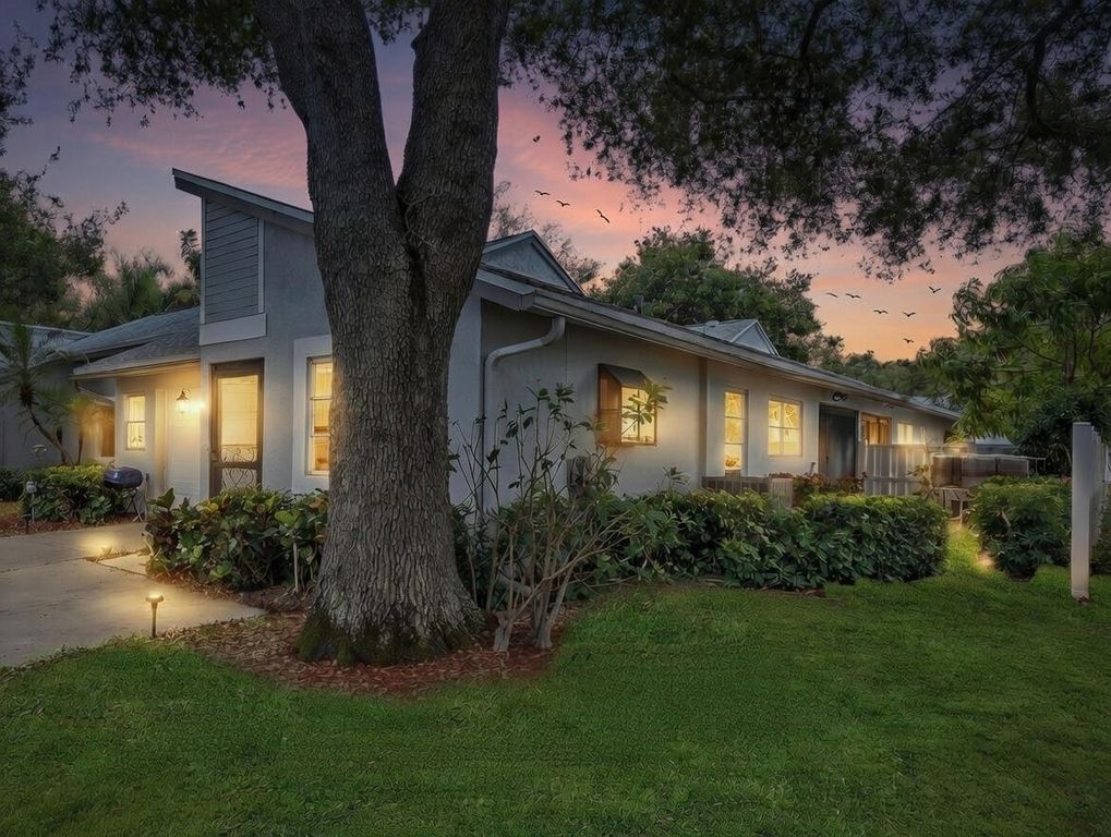 8592 Sunbird Place, Boca Raton, FL 33496