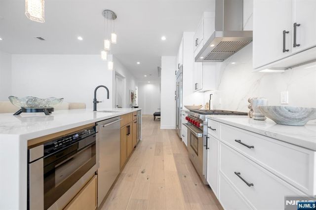 27 Feldman Court, Paramus, NJ 07652