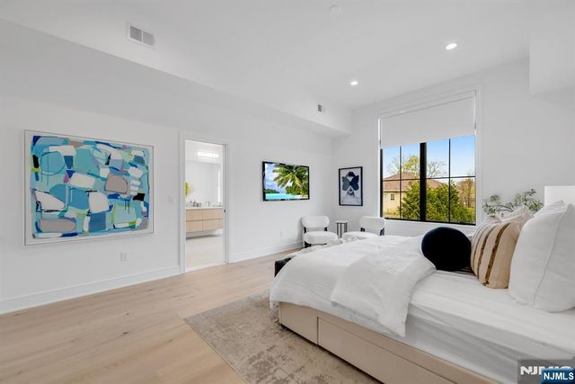 27 Feldman Court, Paramus, NJ 07652