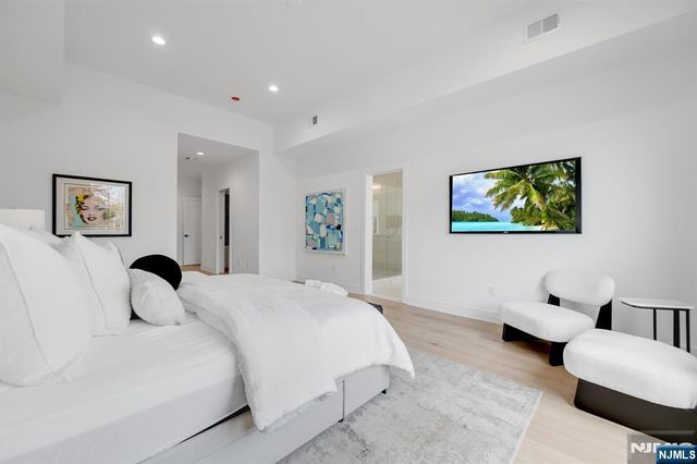 27 Feldman Court, Paramus, NJ 07652