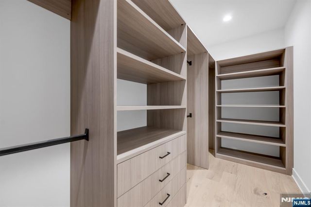 27 Feldman Court, Paramus, NJ 07652