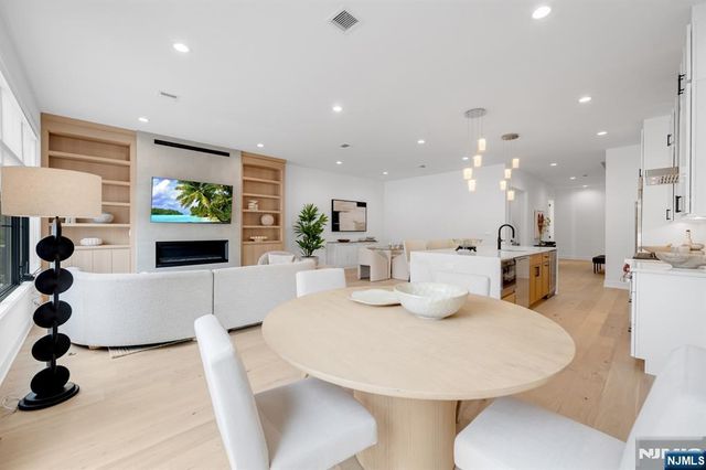 27 Feldman Court, Paramus, NJ 07652