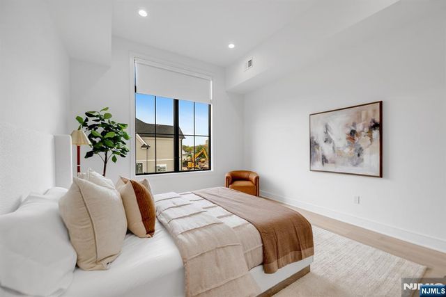 27 Feldman Court, Paramus, NJ 07652