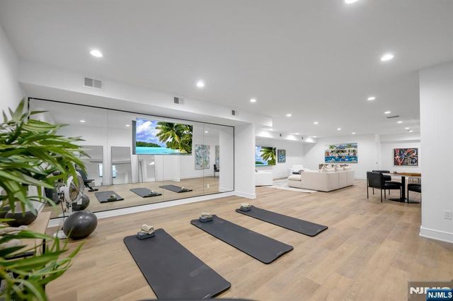 27 Feldman Court, Paramus, NJ 07652