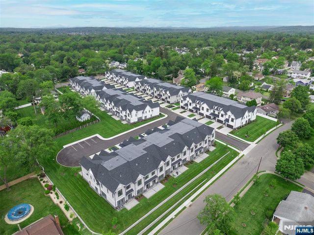 27 Feldman Court, Paramus, NJ 07652