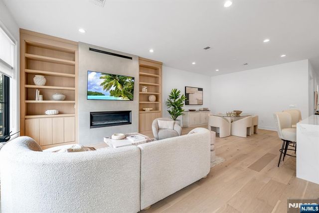 27 Feldman Court, Paramus, NJ 07652