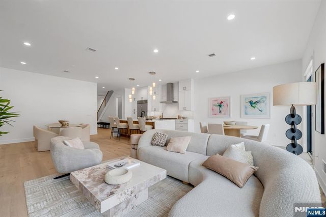 27 Feldman Court, Paramus, NJ 07652