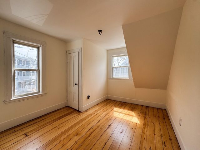23 Kingston St, Somerville, MA 02144