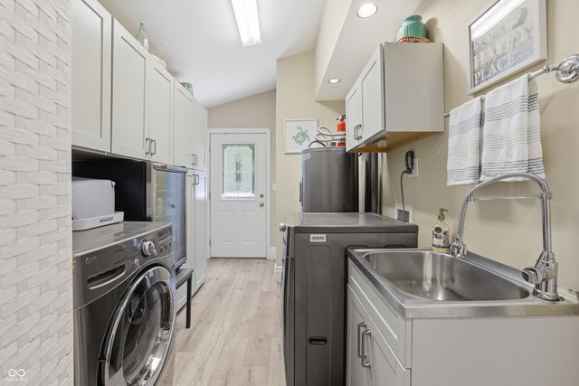 12340 Brooks School Road, Fishers, IN 46037