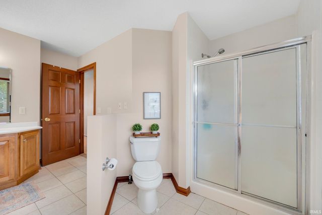 11681 N Venetian Drive, Syracuse, IN 46567