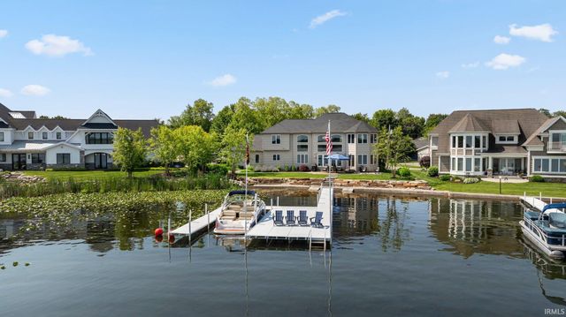 11681 N Venetian Drive, Syracuse, IN 46567
