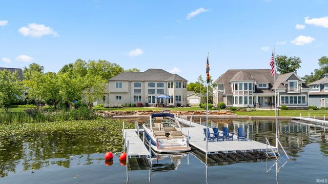 11681 N Venetian Drive, Syracuse, IN 46567