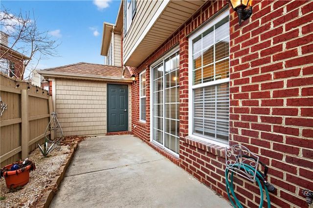 5329 Elston LN, Virginia Beach, VA 23455