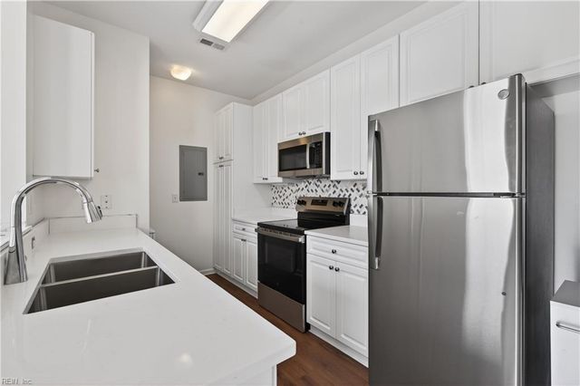5329 Elston LN, Virginia Beach, VA 23455