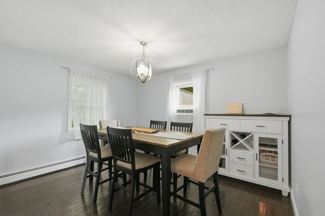 134 Hathaway Commons Rd, Fall River, MA 02720