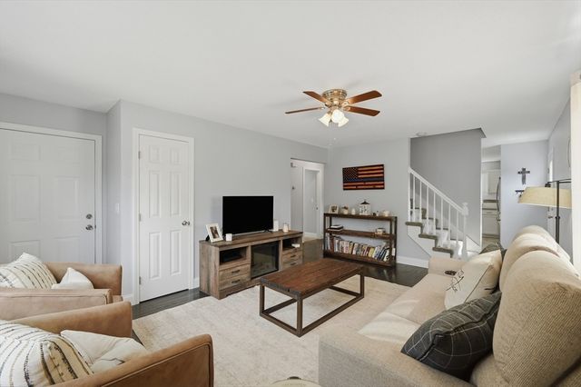 134 Hathaway Commons Rd, Fall River, MA 02720