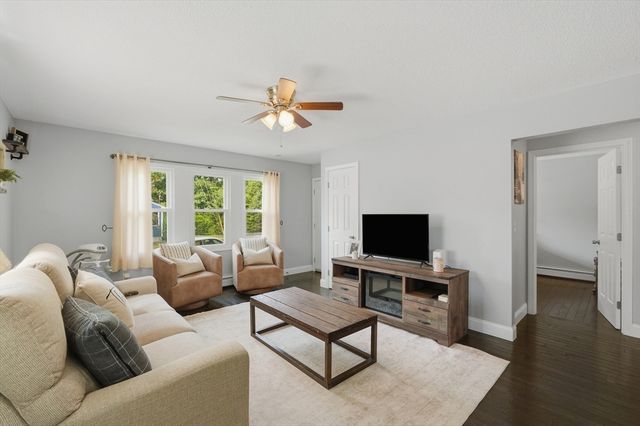 134 Hathaway Commons Rd, Fall River, MA 02720