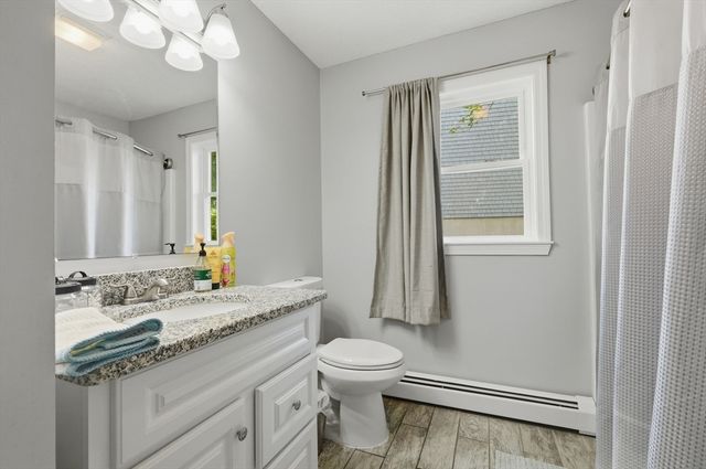 134 Hathaway Commons Rd, Fall River, MA 02720