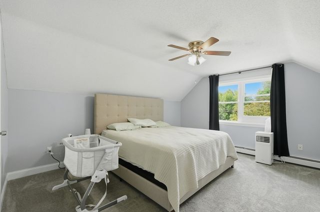 134 Hathaway Commons Rd, Fall River, MA 02720
