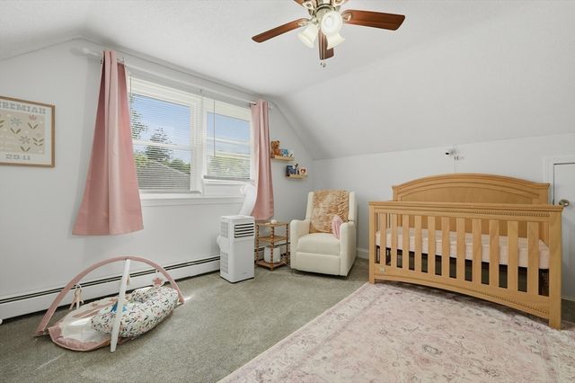 134 Hathaway Commons Rd, Fall River, MA 02720
