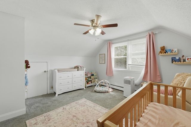 134 Hathaway Commons Rd, Fall River, MA 02720