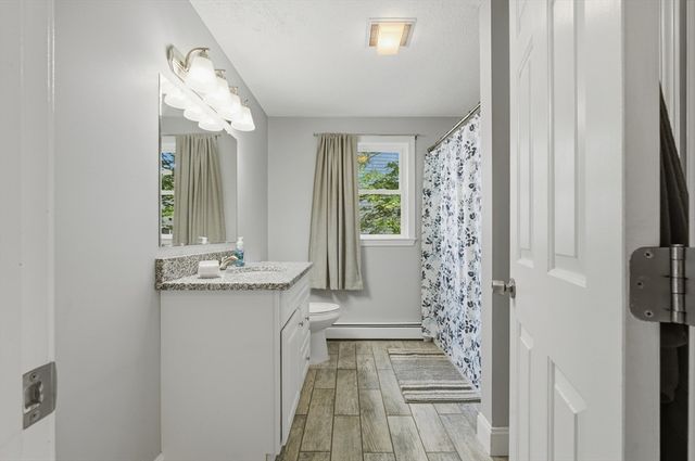 134 Hathaway Commons Rd, Fall River, MA 02720