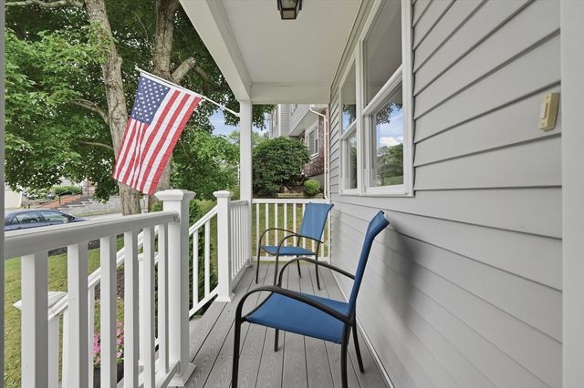 134 Hathaway Commons Rd, Fall River, MA 02720