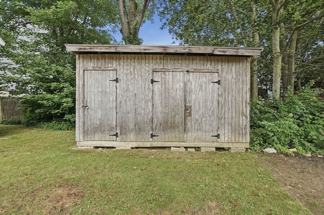 134 Hathaway Commons Rd, Fall River, MA 02720