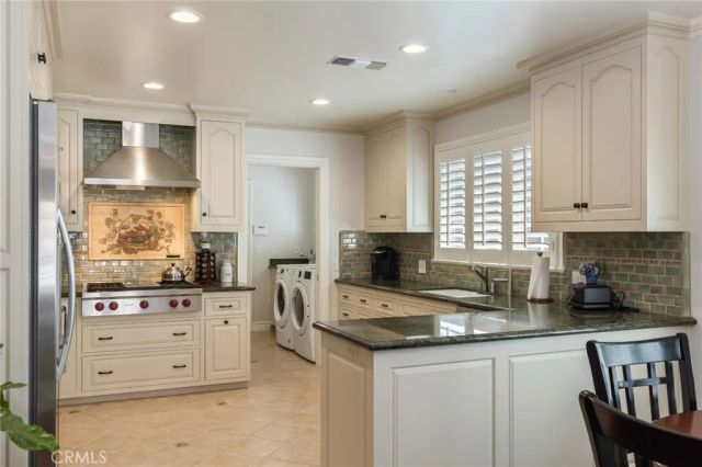 481 Paulette Place, La Canada Flintridge, CA 91011