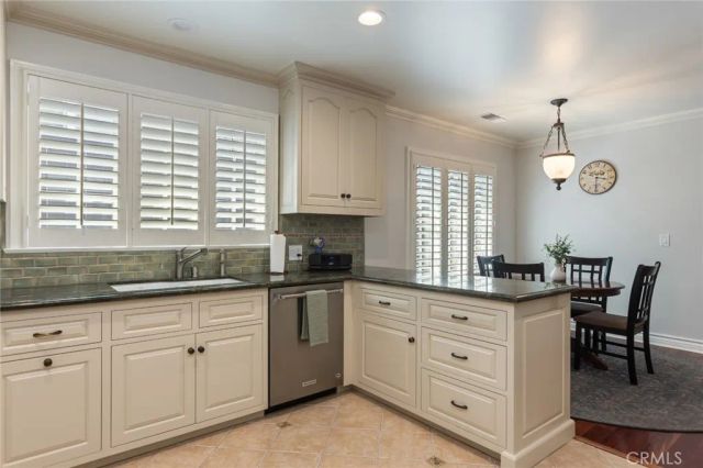 481 Paulette Place, La Canada Flintridge, CA 91011