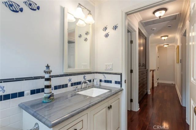 481 Paulette Place, La Canada Flintridge, CA 91011