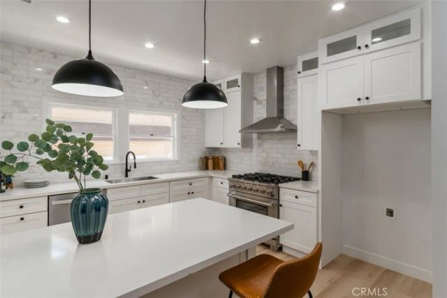 1636 N Sierra Bonita Avenue, Los Angeles, CA 90046