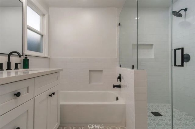1636 N Sierra Bonita Avenue, Los Angeles, CA 90046