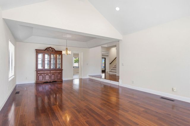 1331 Manzano Way, Sacramento, CA 95831