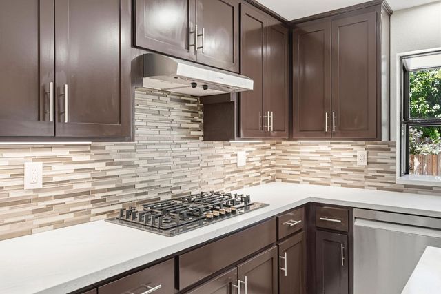 1331 Manzano Way, Sacramento, CA 95831