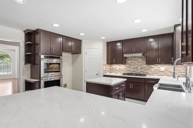 1331 Manzano Way, Sacramento, CA 95831