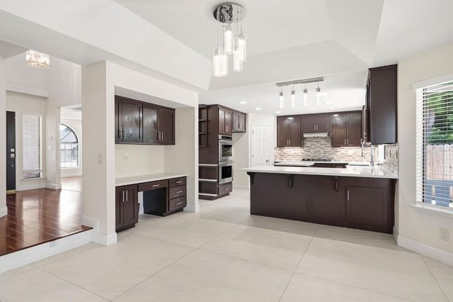 1331 Manzano Way, Sacramento, CA 95831