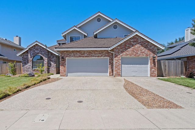 1331 Manzano Way, Sacramento, CA 95831