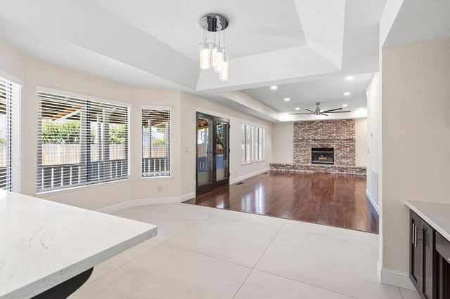 1331 Manzano Way, Sacramento, CA 95831