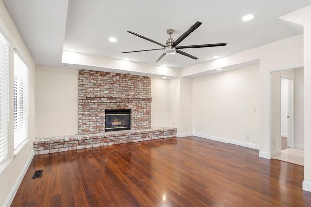 1331 Manzano Way, Sacramento, CA 95831