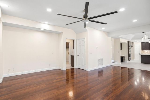 1331 Manzano Way, Sacramento, CA 95831