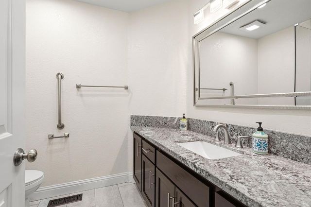 1331 Manzano Way, Sacramento, CA 95831