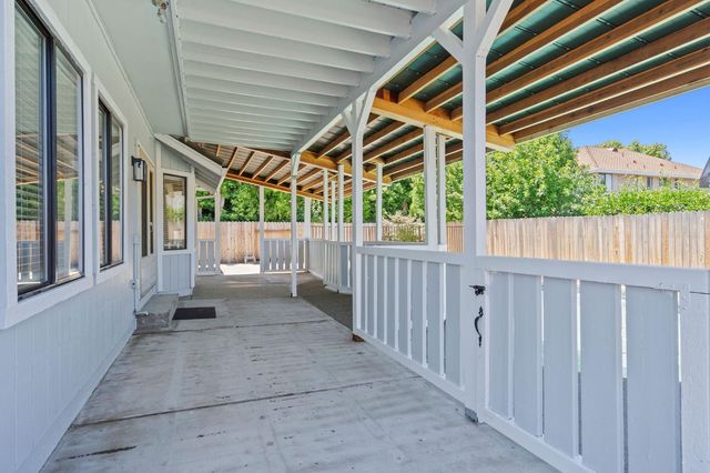 1331 Manzano Way, Sacramento, CA 95831
