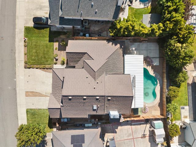 1331 Manzano Way, Sacramento, CA 95831