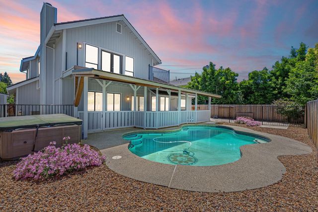 1331 Manzano Way, Sacramento, CA 95831