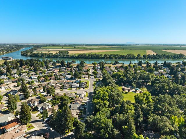 1331 Manzano Way, Sacramento, CA 95831