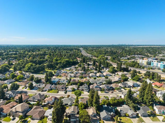 1331 Manzano Way, Sacramento, CA 95831