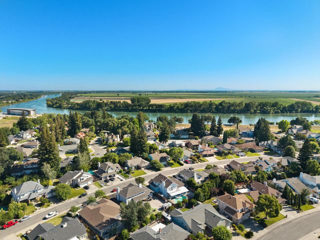 1331 Manzano Way, Sacramento, CA 95831